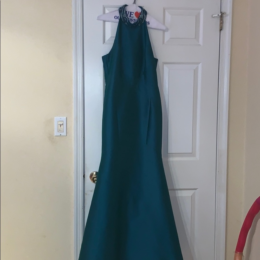 Elegant gown!